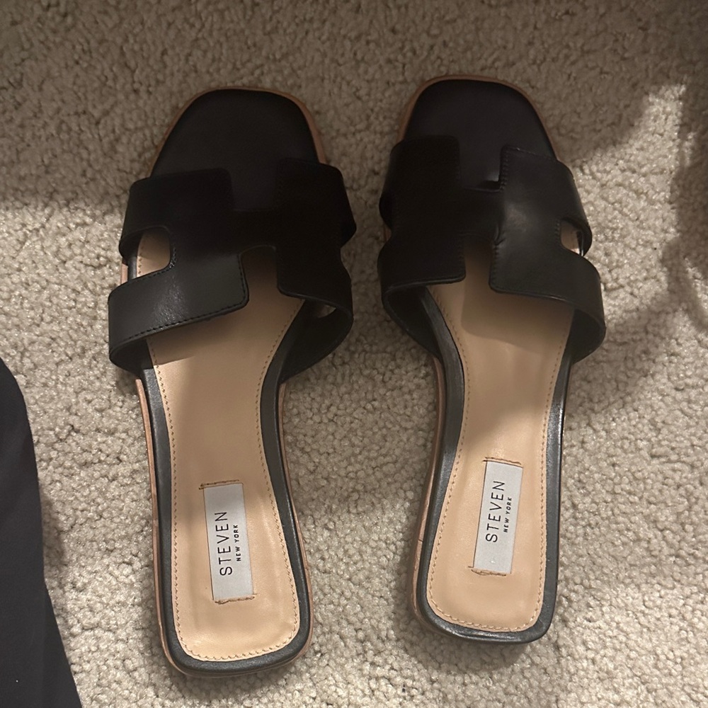 Steve Madden Black Hadyn Sandals NWT (no box)